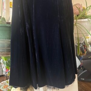 Saks 5th Avenue Signature-Fine velvet Blue lined skirt with lace edge -Size 10